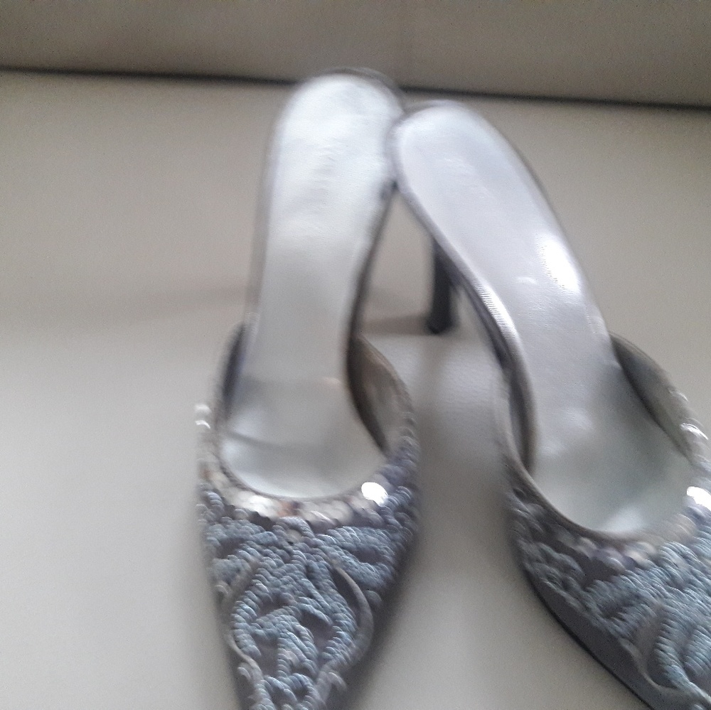Shoes - Picture 4 of 5